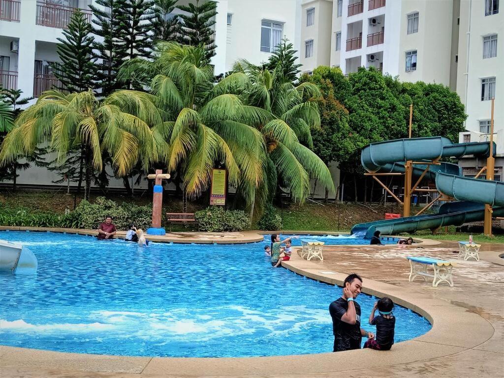 Melaka Top Largest Waterpark Resort - By Youbnb Homestay Melaka Buitenkant foto
