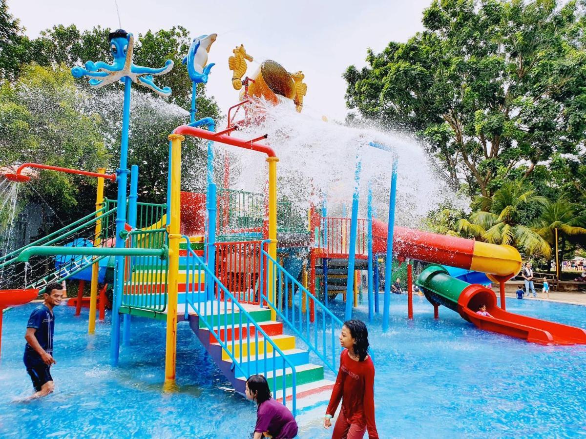 Melaka Top Largest Waterpark Resort - By Youbnb Homestay Melaka Buitenkant foto