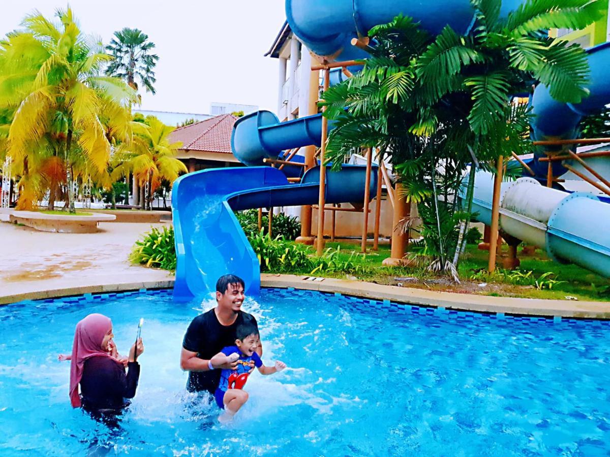 Melaka Top Largest Waterpark Resort - By Youbnb Homestay Melaka Buitenkant foto