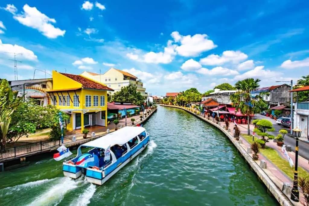 Melaka Top Largest Waterpark Resort - By Youbnb Homestay Melaka Buitenkant foto