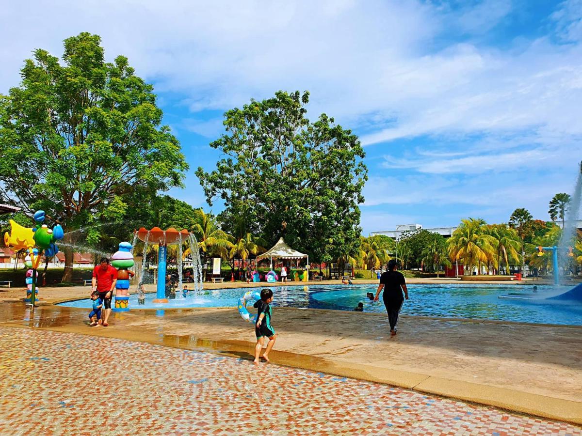 Melaka Top Largest Waterpark Resort - By Youbnb Homestay Melaka Buitenkant foto